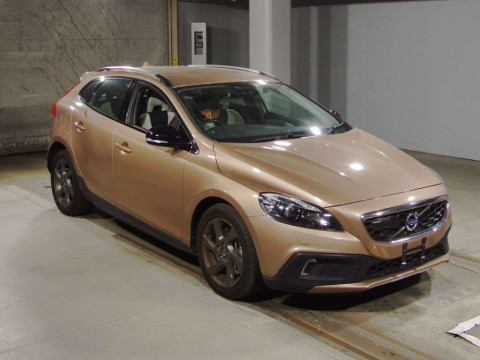 2013 Volvo V40 MB5204T[2]