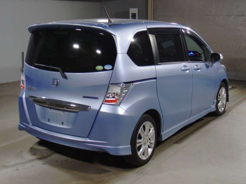 2013 Honda Freed hybrid GP3[1]