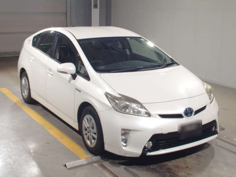 2014 Toyota Prius ZVW30[2]