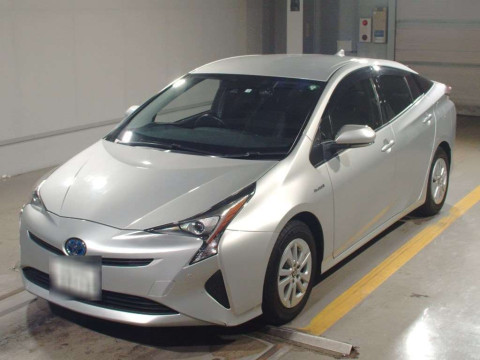 2016 Toyota Prius ZVW50[0]