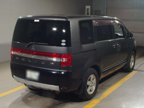 2013 Mitsubishi Delica D5 CV2W[1]