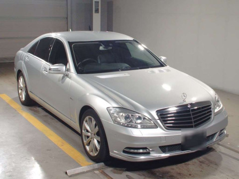 2011 Mercedes Benz S-Class 221057[2]