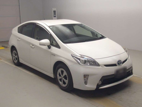 2014 Toyota Prius ZVW30[2]