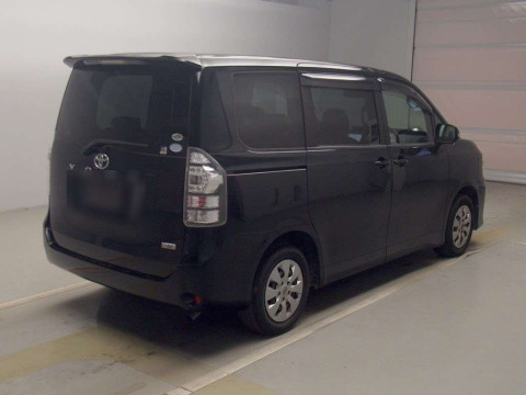 2010 Toyota Voxy ZRR70G[1]