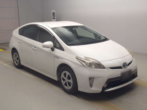 2014 Toyota Prius ZVW30[2]