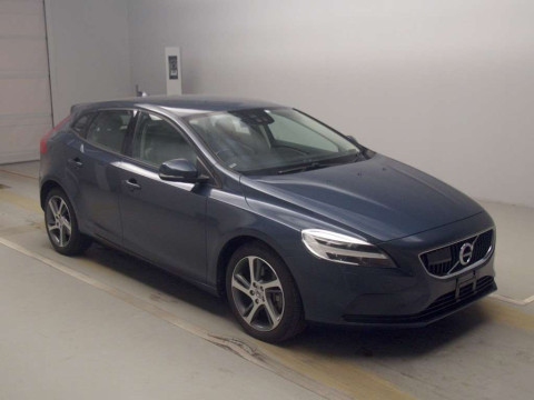 2018 Volvo V40 MD4204T[2]