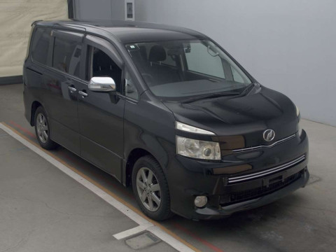 2009 Toyota Voxy ZRR70W[2]