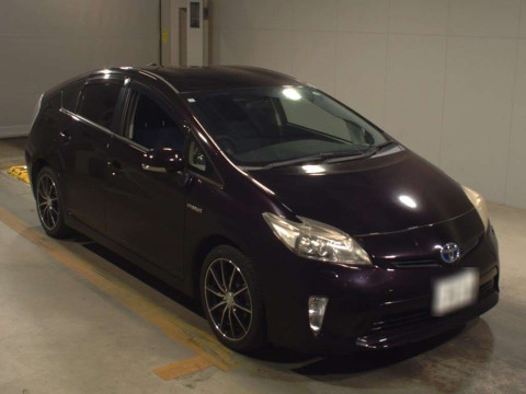 2013 Toyota Prius ZVW30[2]