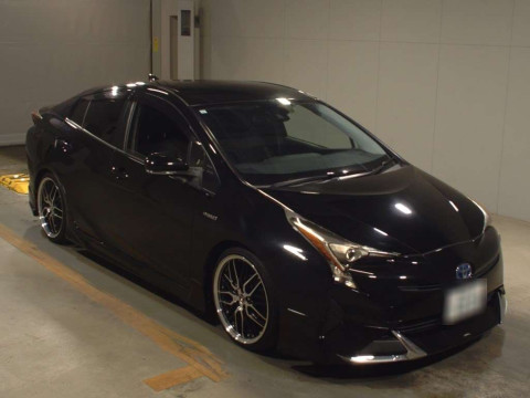 2016 Toyota Prius ZVW51[2]