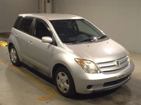 2003 Toyota IST NCP60[2]