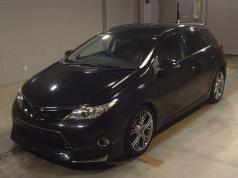 2014 Toyota Auris NZE181H[0]