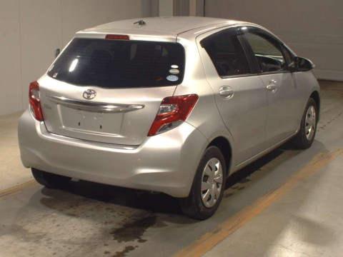 2015 Toyota Vitz KSP130[1]