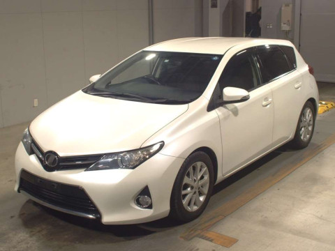 2013 Toyota Auris NZE181H[0]