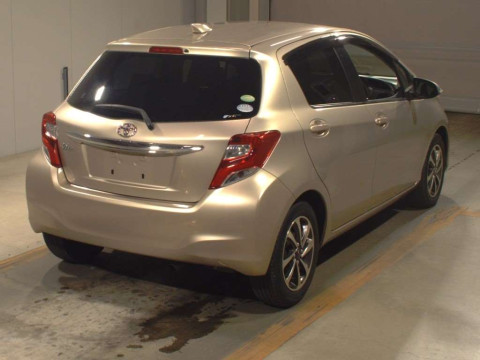 2014 Toyota Vitz NSP130[1]