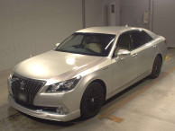 2014 Toyota Crown Majesta