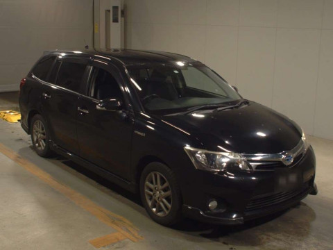 2013 Toyota Corolla Fielder NKE165G[2]