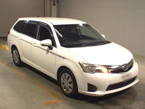 2013 Toyota Corolla Fielder NKE165G[2]