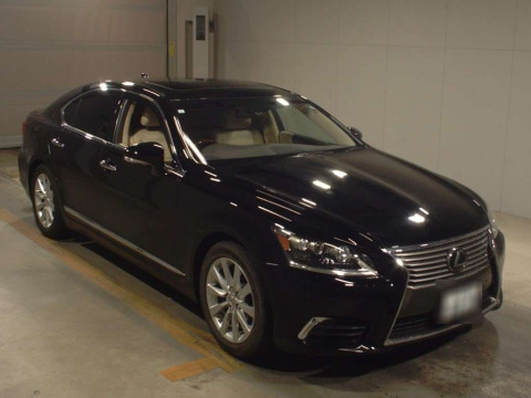 2015 Lexus LS USF40[2]