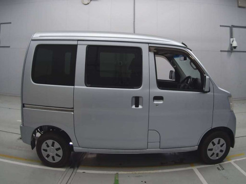 2017 Toyota Pixis Van S321M[2]