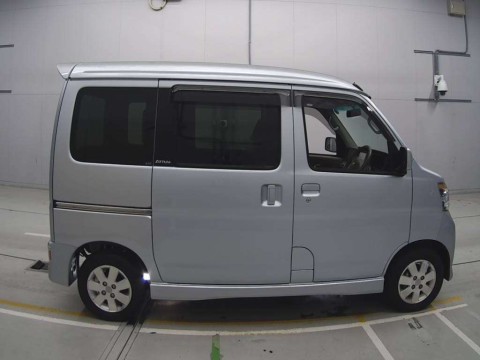 2013 Daihatsu Atrai Wagon S321G[2]