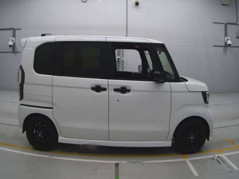 2022 Honda N-BOX CUSTOM JF3[2]