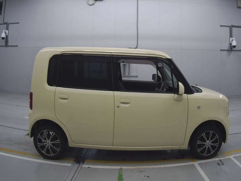 2012 Daihatsu Move Conte L575S[2]