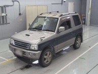 2000 Mitsubishi Pajero Mini