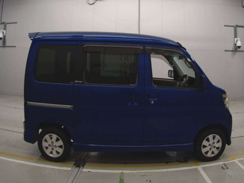 2011 Daihatsu Atrai Wagon S321G[2]