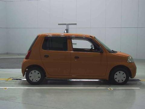 2009 Daihatsu Esse L235S[2]