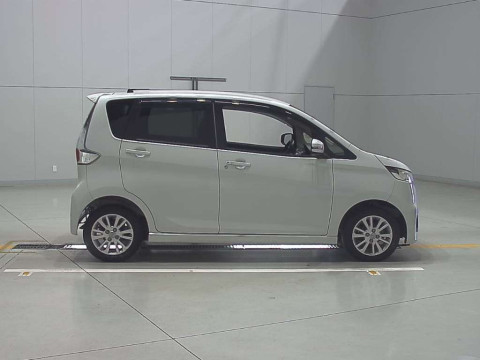 2014 Nissan DAYZ B21W[2]