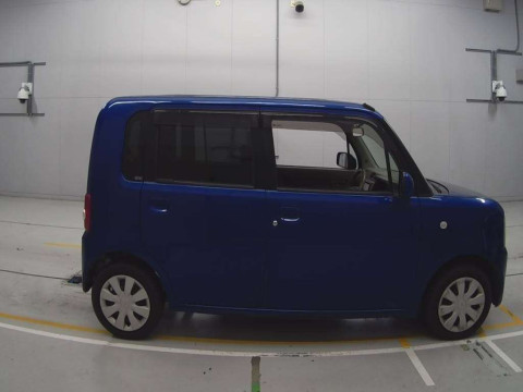 2010 Daihatsu Move Conte L575S[2]