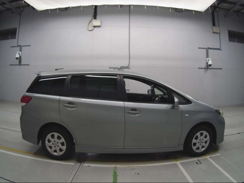 2010 Toyota Wish ZGE20G[2]