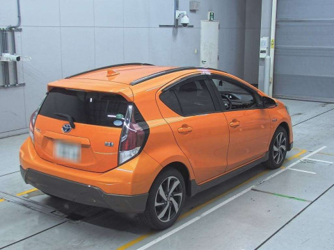 2015 Toyota Aqua NHP10[1]