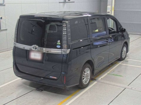 2014 Toyota Voxy ZRR80G[1]