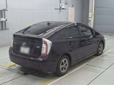 2015 Toyota Prius ZVW30[1]