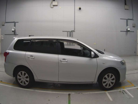 2011 Toyota Corolla Fielder NZE141G[2]