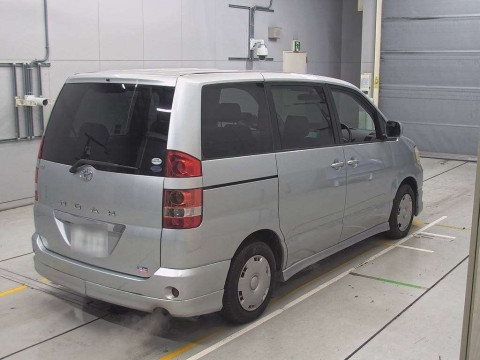 2004 Toyota Noah AZR60G[1]