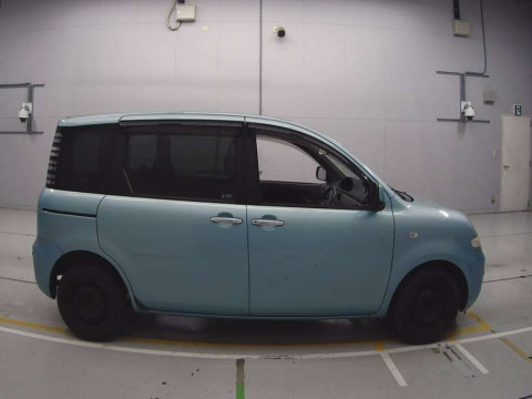 2006 Toyota Sienta NCP81G[2]