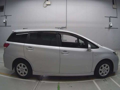 2011 Toyota Wish ZGE20G[2]