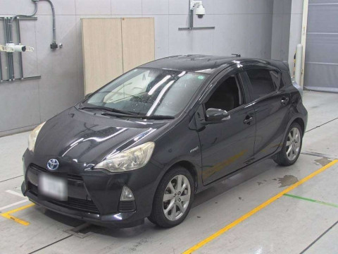 2013 Toyota Aqua NHP10[0]