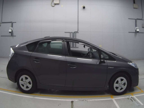 2011 Toyota Prius ZVW30[2]