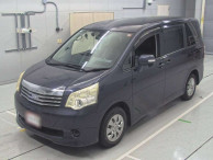 2010 Toyota Noah