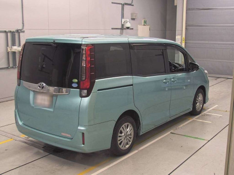 2014 Toyota Noah ZRR80G[1]