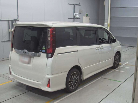 2014 Toyota Noah ZRR80W[1]