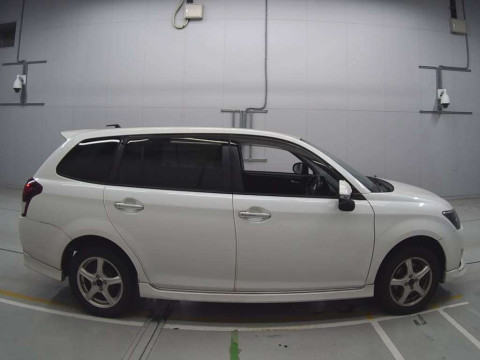 2014 Toyota Corolla Fielder NZE164G[2]