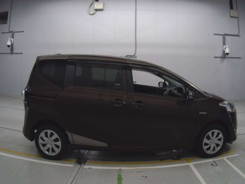 2015 Toyota Sienta NHP170G[2]