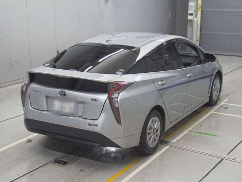 2017 Toyota Prius ZVW50[1]