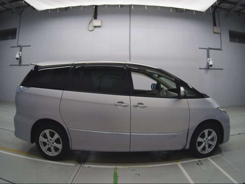 2010 Toyota Estima Hybrid AHR20W[2]