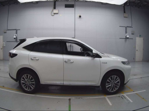 2020 Toyota Harrier Hybrid AVU65W[2]