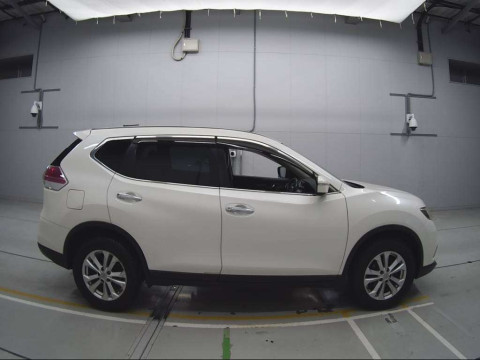 2015 Nissan X-Trail NT32[2]